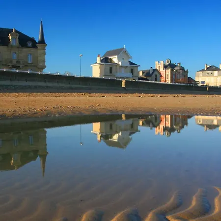 La Fregate 1er Etage 2 Chambres, Cuisine Bien Equipee, 2 Belles Terrasses 2 Places De Parking Privatives A15 Mn A Pied De La Et Du Centre En Bessin Tous Commerces Proche Golf Et Omaha Port-en-Bessin-Huppain