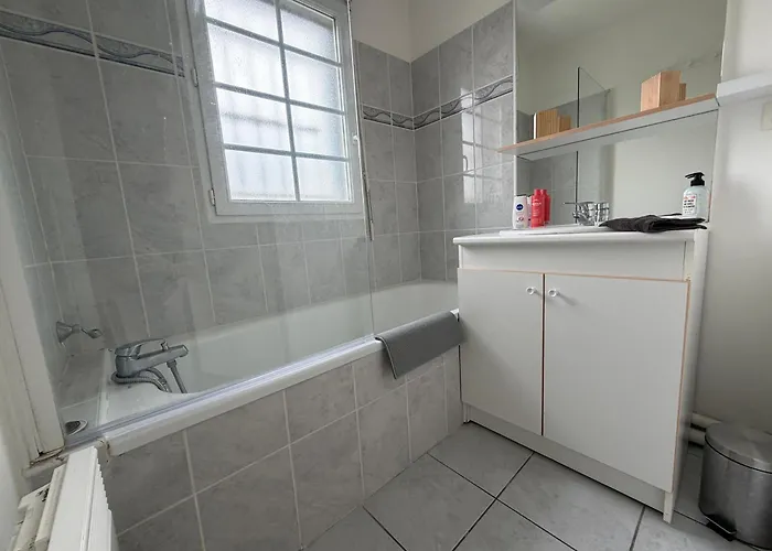 La Fregate 2 Chambres, Cuisine Bien Equipee, 2 Belles Terrasses 2 Places De Parking Privatives A15 Mn A Pied Centre En Bessin Tous Commerces Proche Golf Et Omaha